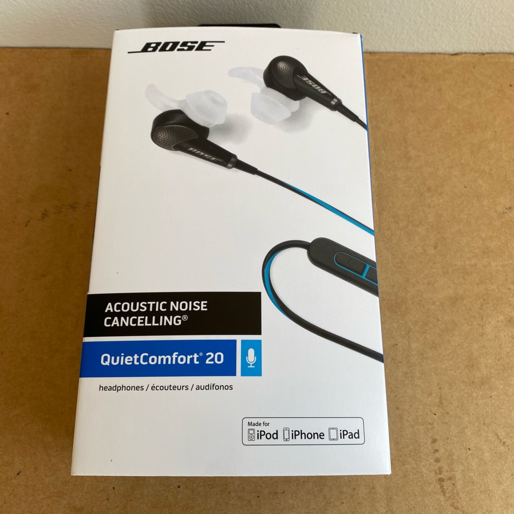 Bose QuietComfort 20 Headphones. ( Apple Devices )